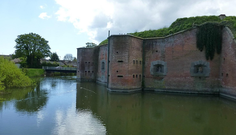 FORT BROCKHURST CHARITY NIGHT IN ASSOCIATION WITH ENGLISH HERITAGE (GOSPORT HAMPSHIRE)