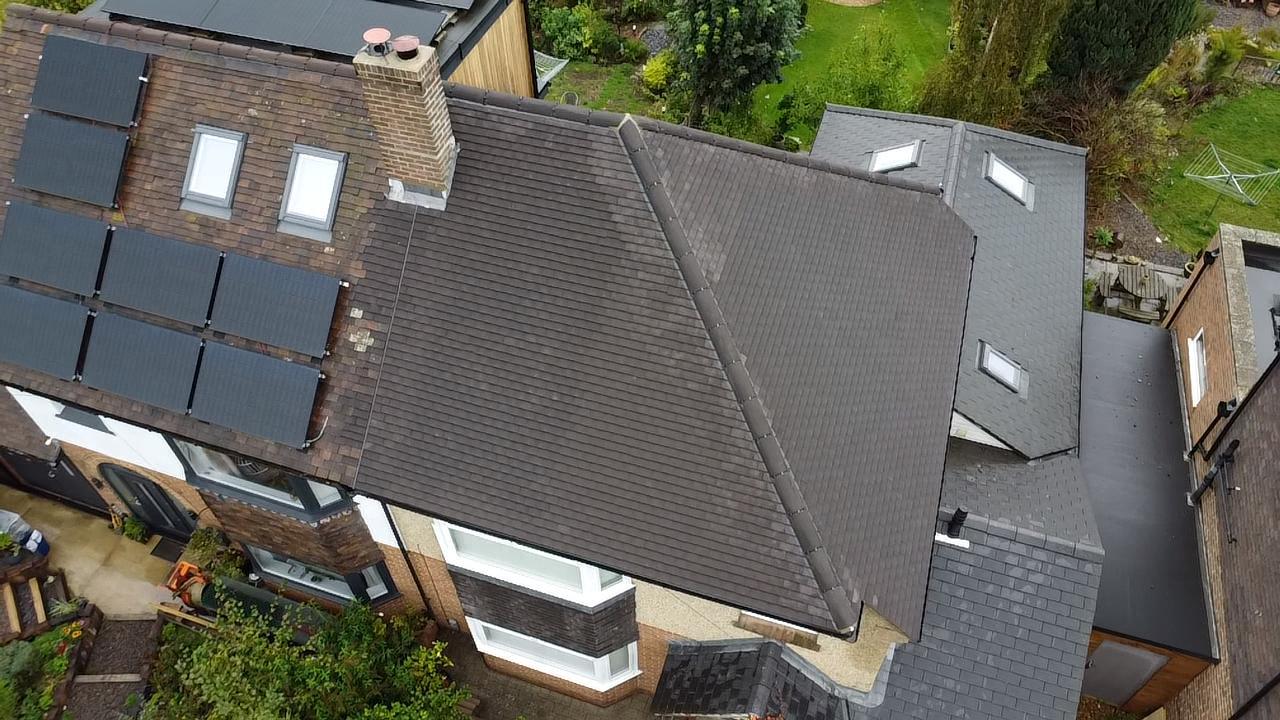 Holmlea Roofing Team